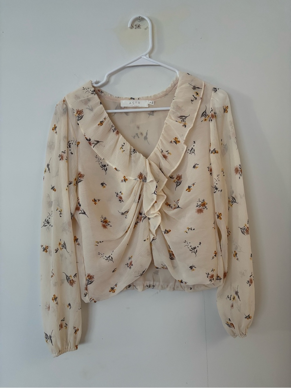 astr the label cream floral ruffle bohemian frilly long sleeve blouse top 🌼